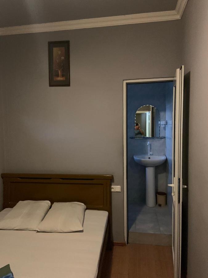 Ojakh Hotel Yerevan Bagian luar foto
