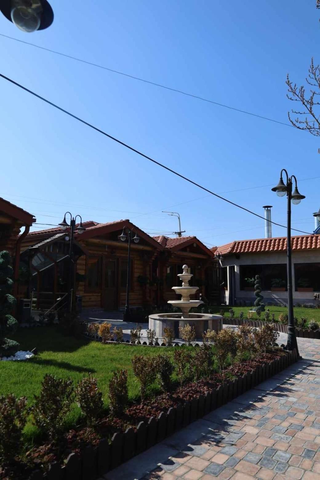 Ojakh Hotel Yerevan Bagian luar foto